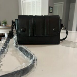 •NWT Sondra Roberts Squared Luxury Handbag Black Detachable Strap Snap Closure